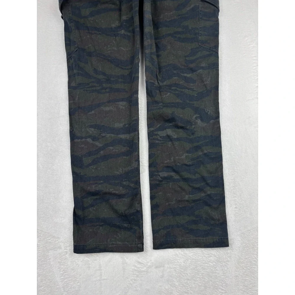 Salty Crew Mens 34x32 Cargos Tiger Stripe Dark Camo Cargo Pants Dark Green Brown